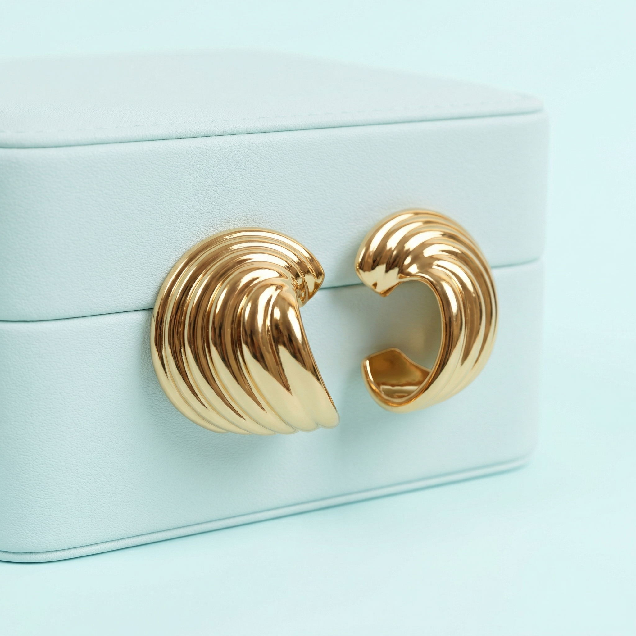 Crescent Wave Stud 18 Carat Gold Finished PVD Coated Anti-Tarnish Earrings