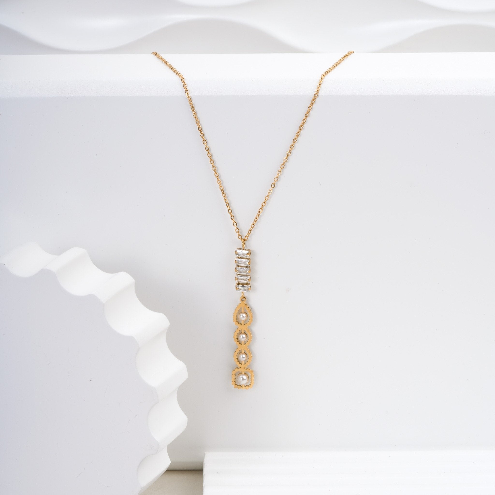 Lunara Pearl Cascade 18 Carat Gold Finished PVD Coated Anti-Tarnish Necklace