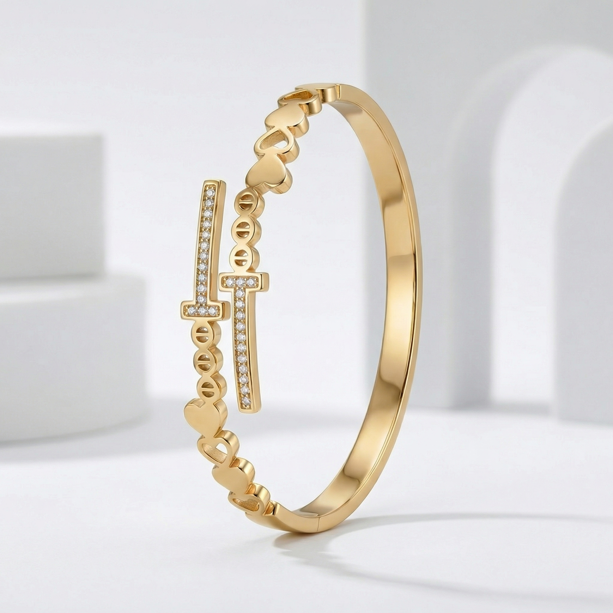 T Initial Heart Sparkle 18 Carat Gold Finished PVD Coated Anti-Tarnish Bracelet