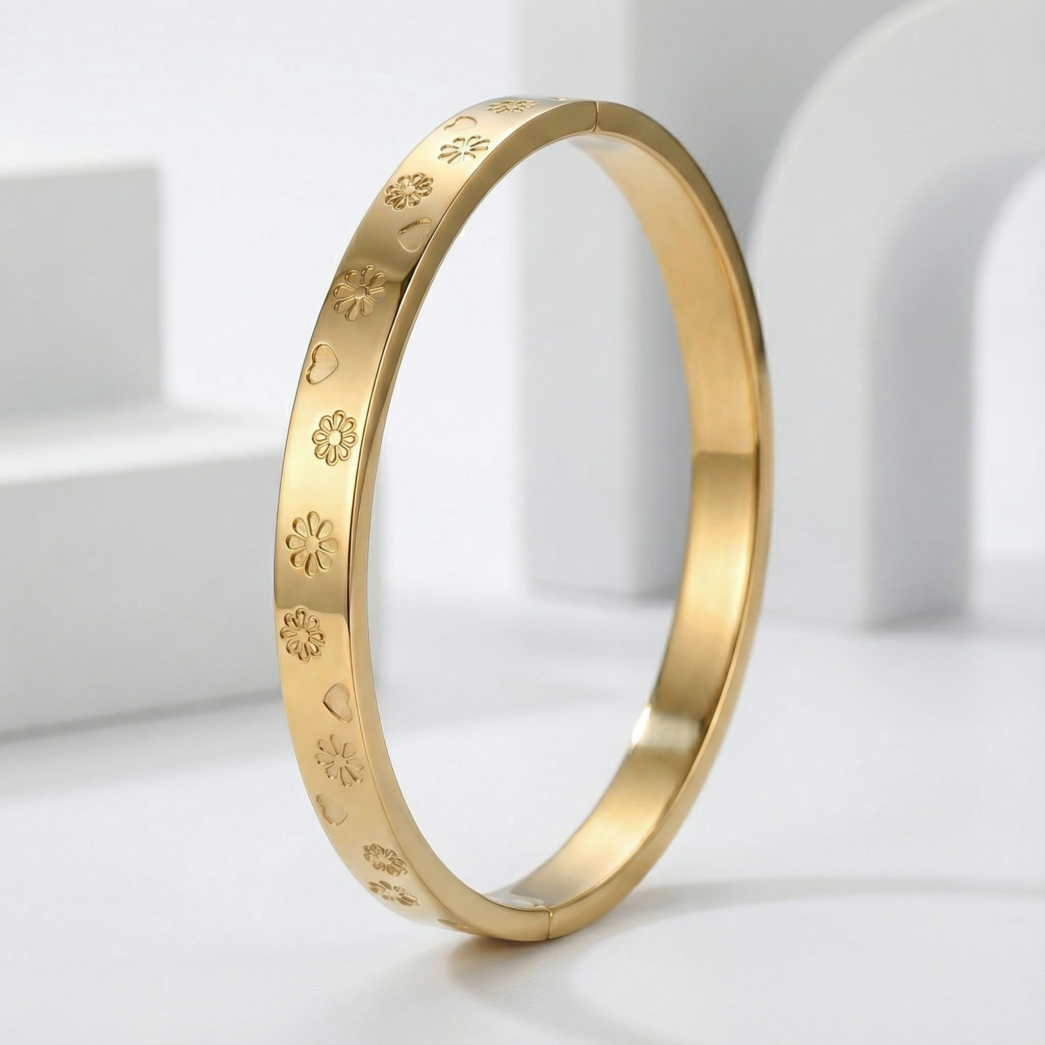 Blossom Heart Gold 18 Carat Gold Finished PVD Coated Anti-Tarnish Bracelet