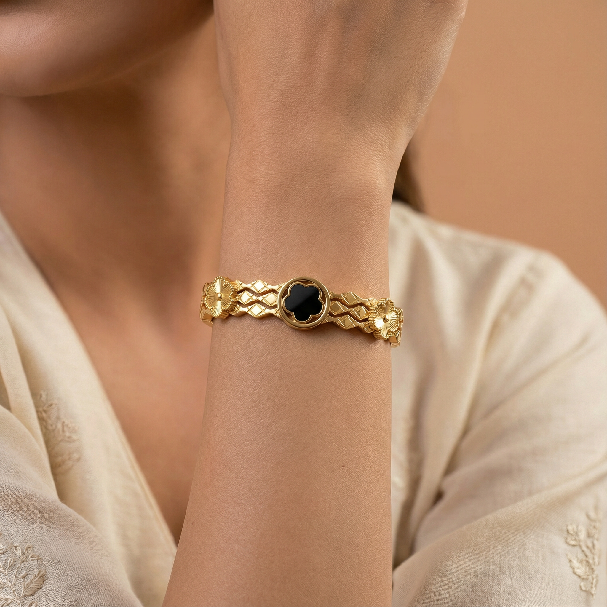 Midnight Clover Gold 18 Carat Gold Finished PVD Coated Anti-Tarnish Bracelet