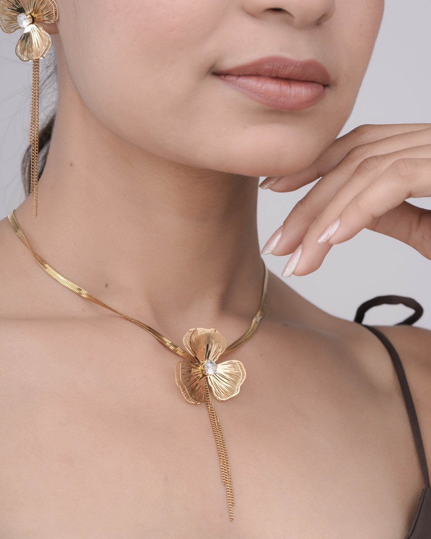 Floral Lumière Tassel 18 Carat Gold Finished PVD Coated Anti-Tarnish Set