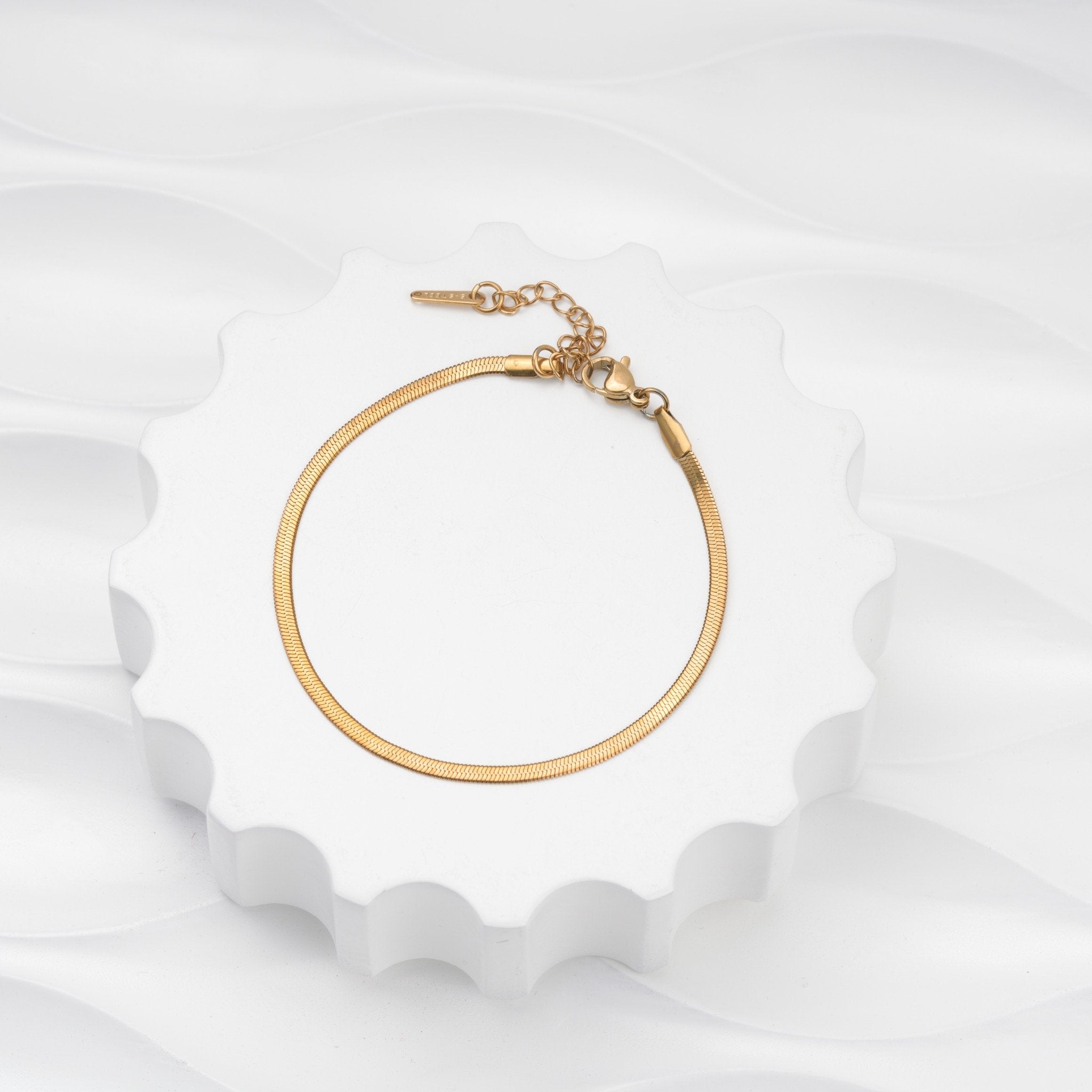 Aurora Sleek 18 Carat Gold Finished PVD Coated Anti-Tarnish Bracelet