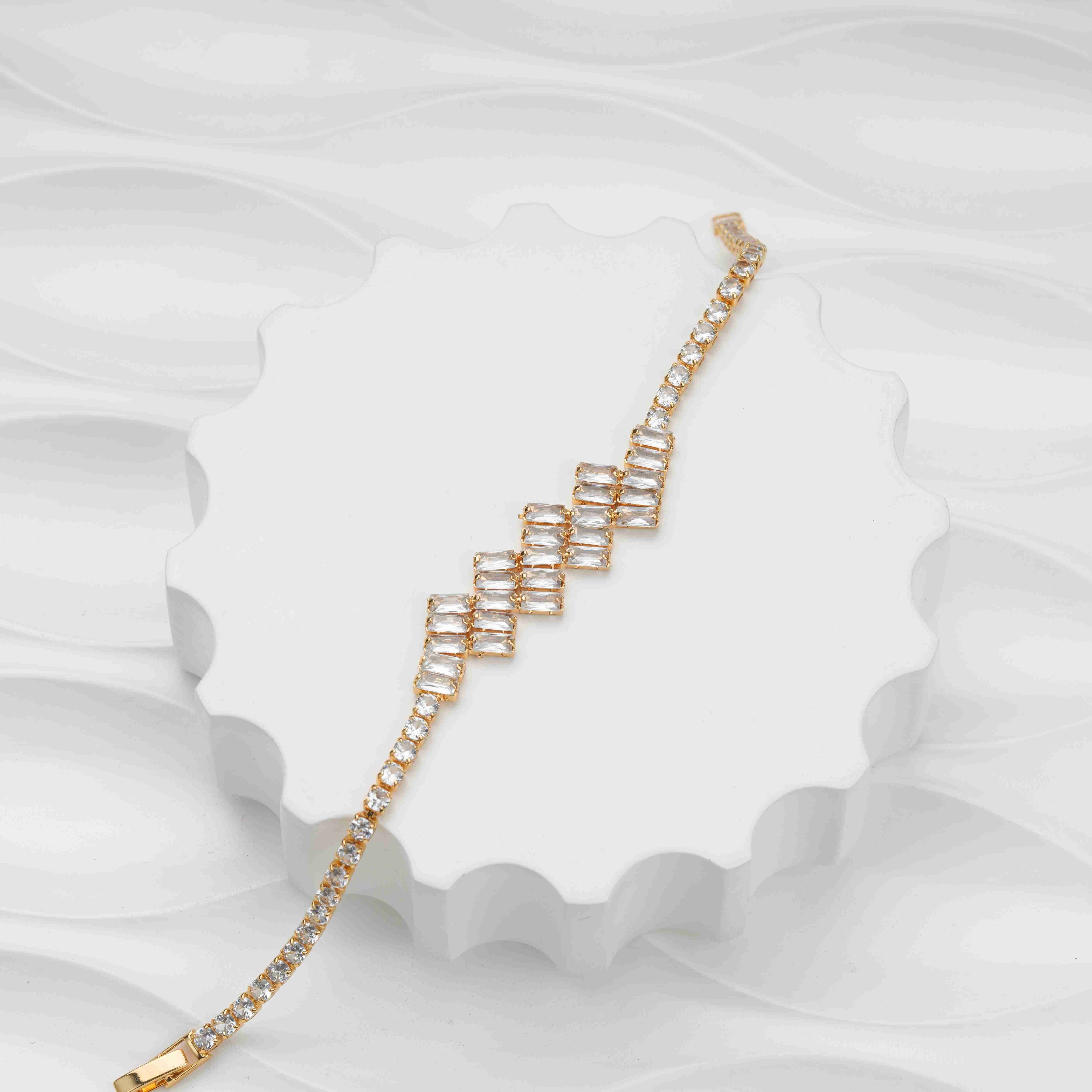 ZivaStep 18 Carat Gold Finished PVD Coated Anti-Tarnish Bracelet