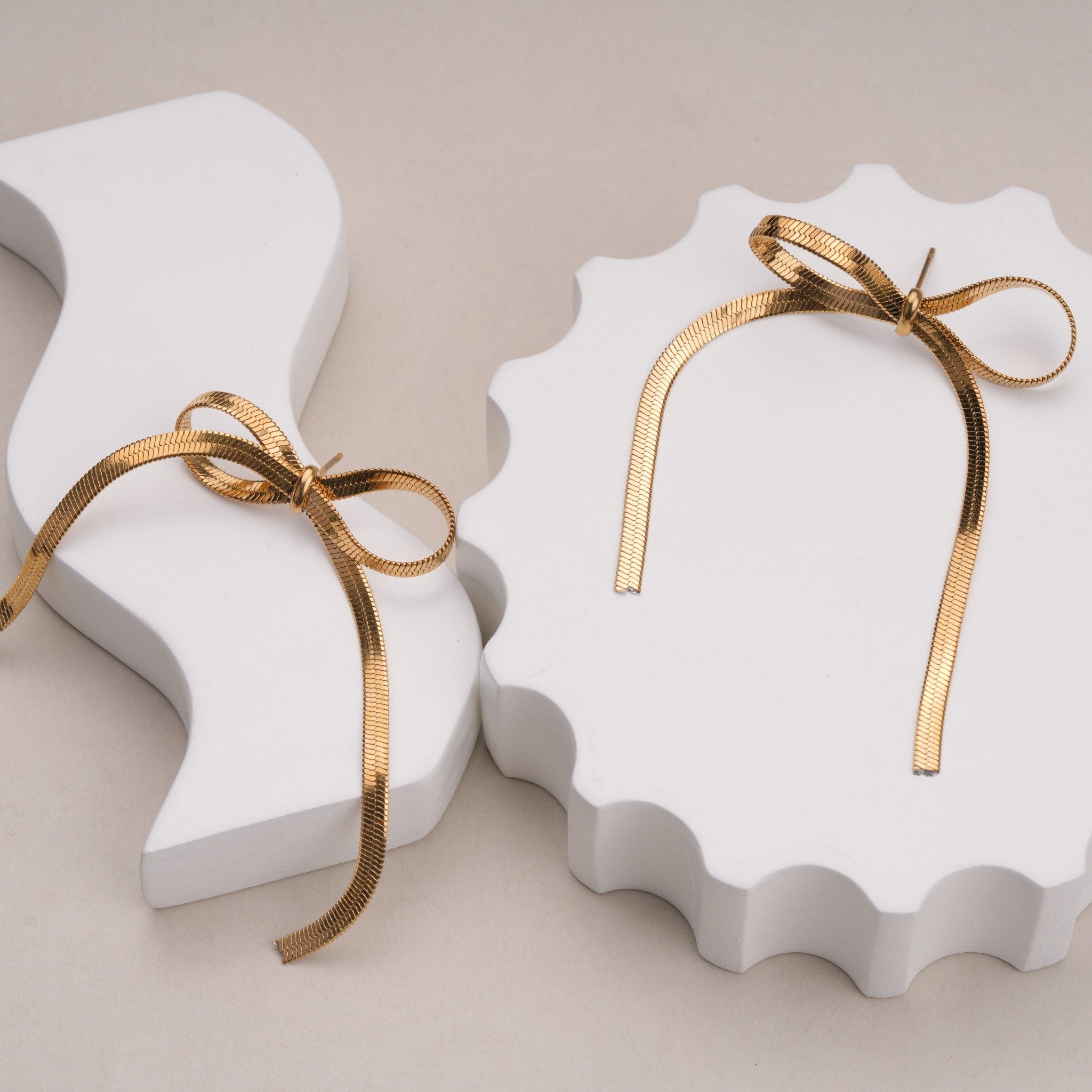 Noeud d’Or Ribbon Drop 18 Carat Gold Finished PVD Coated Anti-Tarnish Earrings