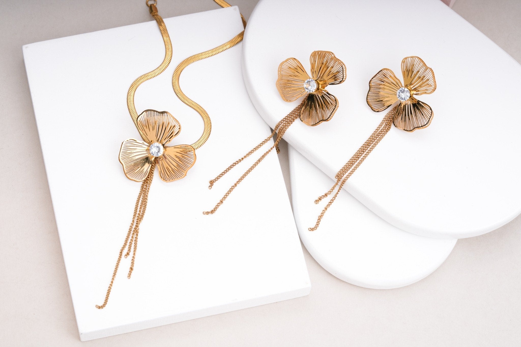 Floral Lumière Tassel 18 Carat Gold Finished PVD Coated Anti-Tarnish Set