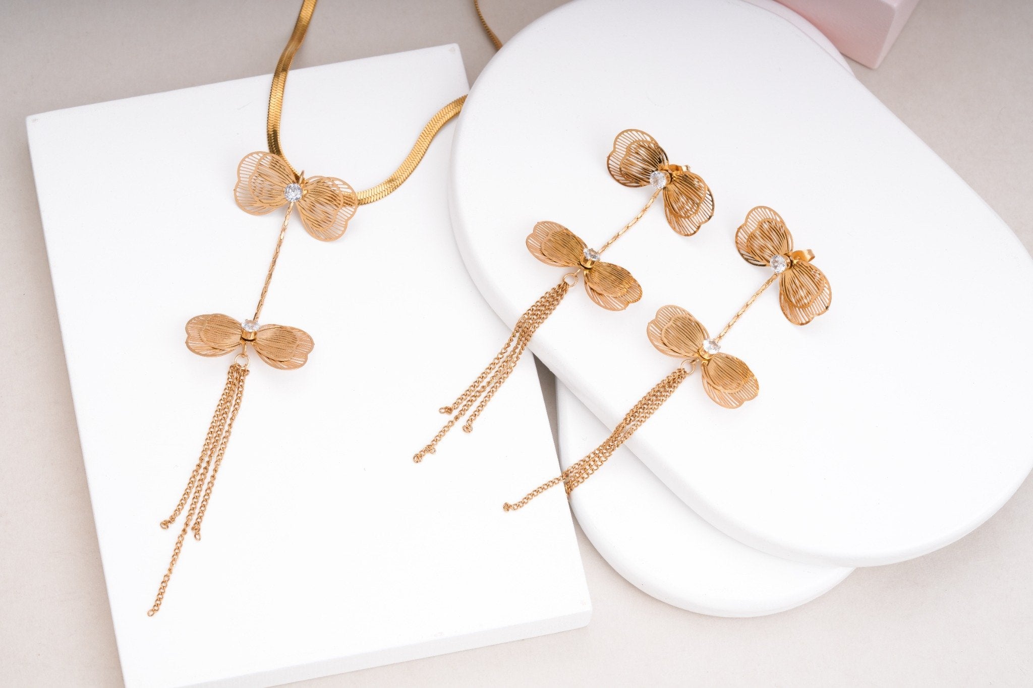 Golden Bow Cascade 18 Carat Gold Finished PVD Coated Anti-Tarnish Set