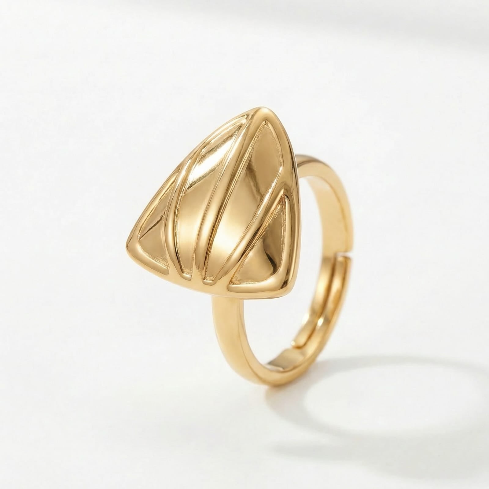 Apex Leaf 18 Carat Gold Finished PVD Coated Anti-Tarnish Ring
