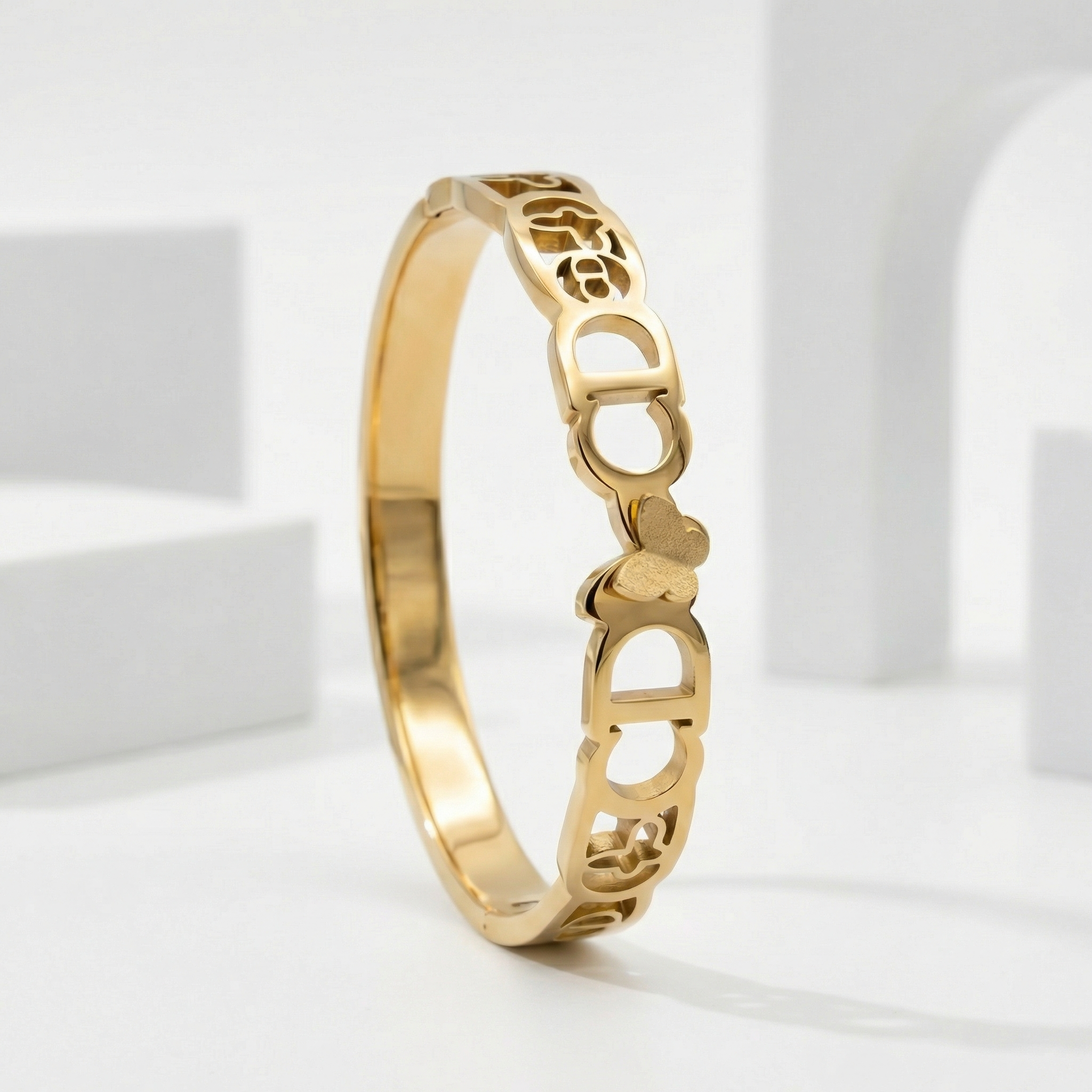 Butterfly Charm Gold 18 Carat Gold Finished PVD Coated Anti-Tarnish Bracelet