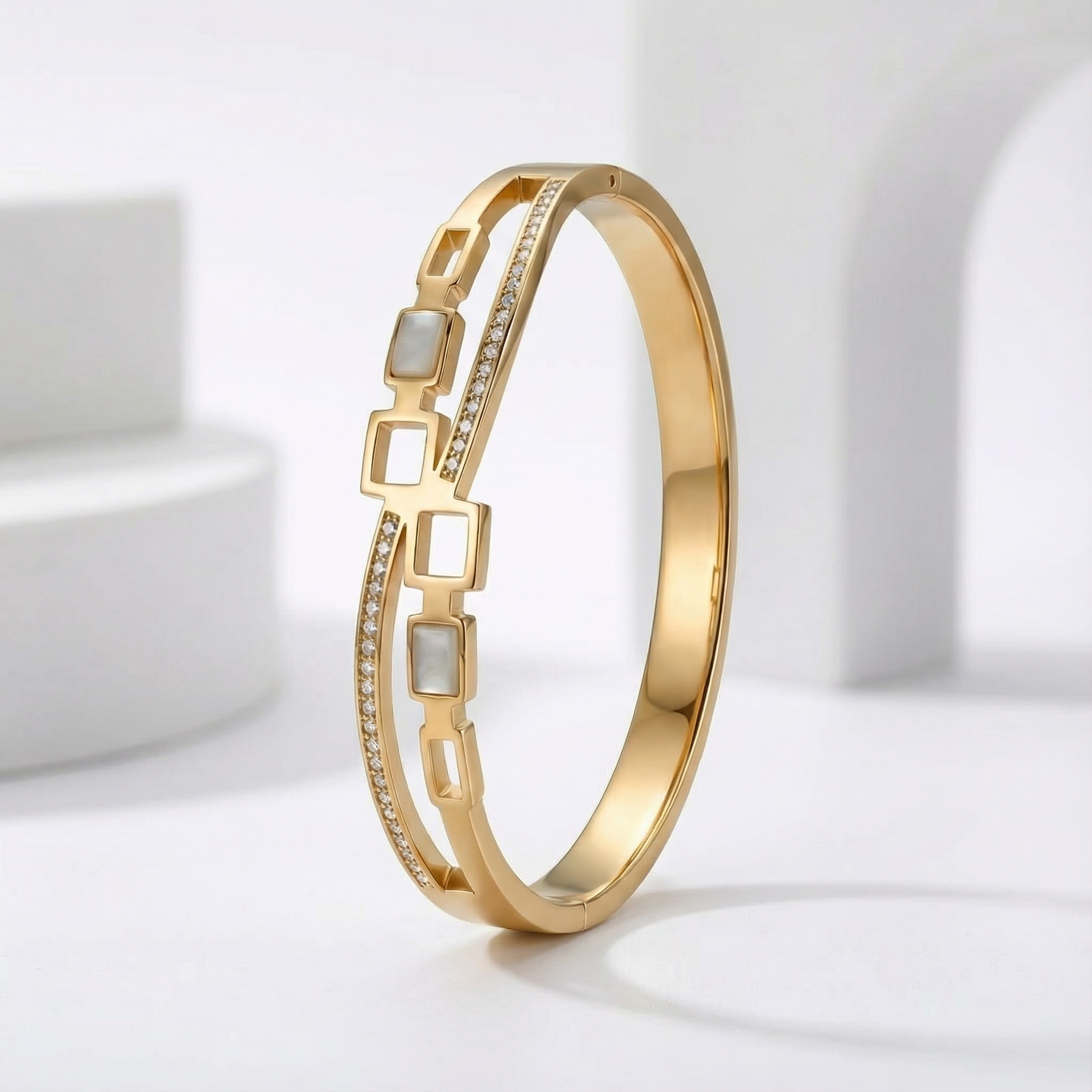 Crystal Link Luxe 18 Carat Gold Finished PVD Coated Anti-Tarnish Bracelet