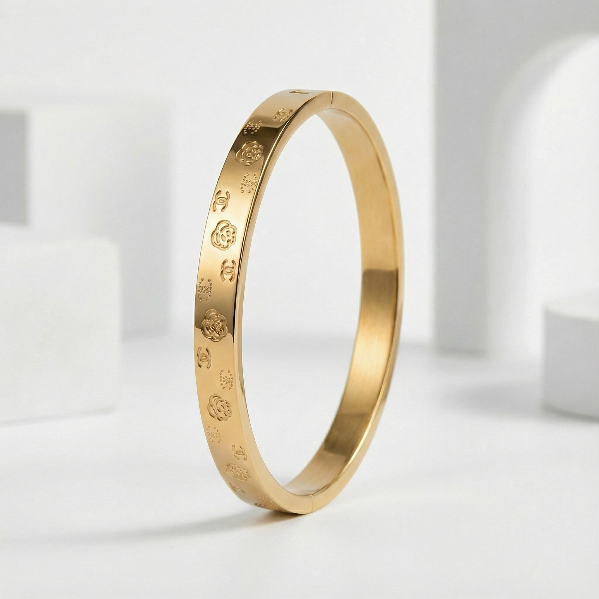 Floral Charm Gold 18 Carat Gold Finished PVD Coated Anti-Tarnish Bracelet