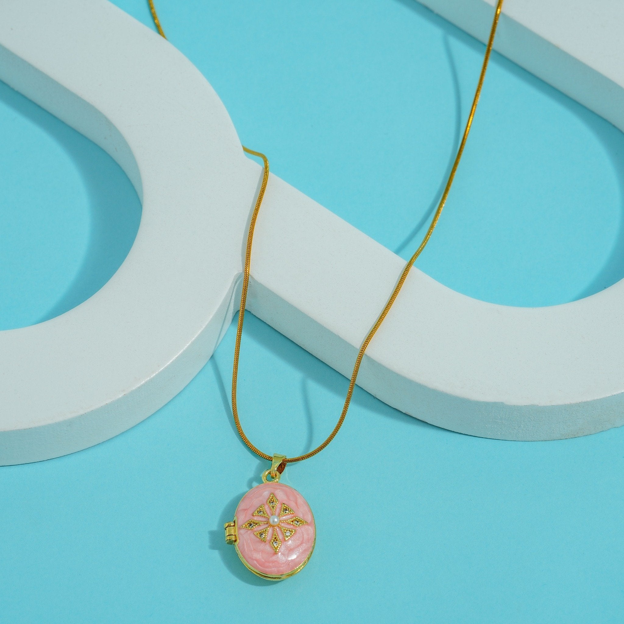 Blush Star Locket 18 Carat Gold Finished PVD Coated Anti-Tarnish Necklace